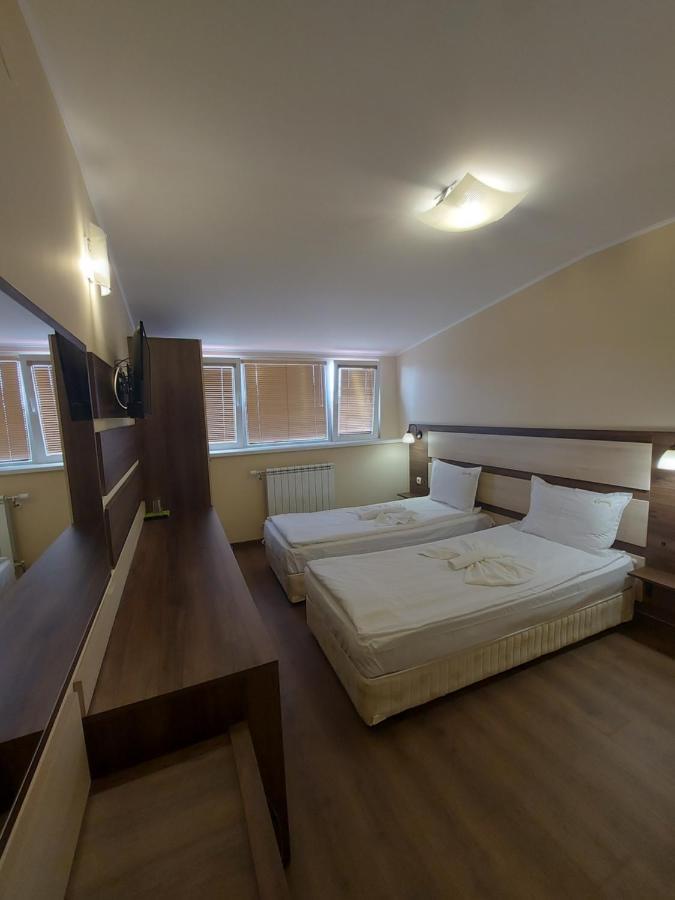 Hotel Elegant Complex Pasardschik Exterior foto